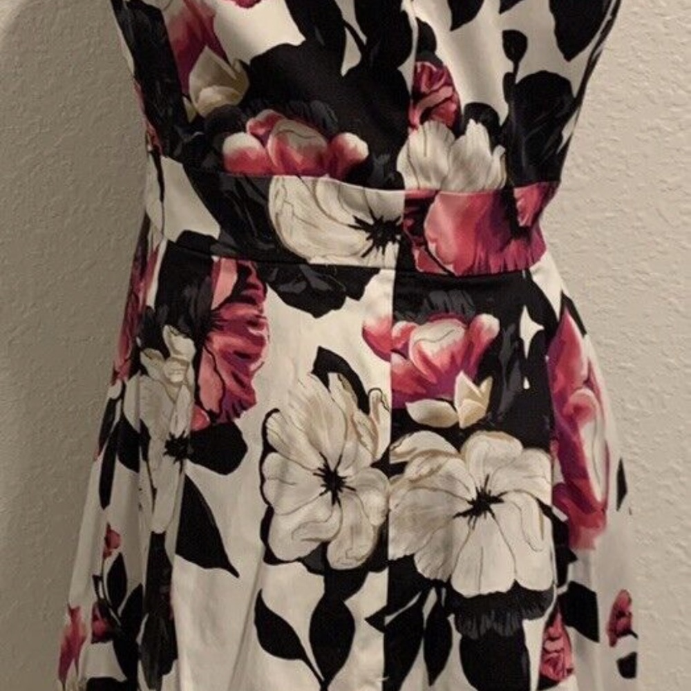 White House Black Market Magenta Floral Princess Rockabilly Dress Women's Size 2 - Picture 6 of 14